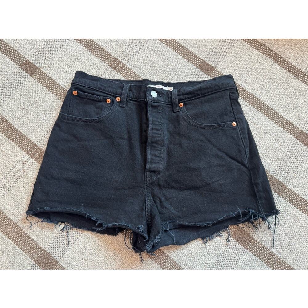 Levi’s Rib cage Shorts Black Jeans Denim Cutoff Women’s 31 Raw Hem Rolled Cuff